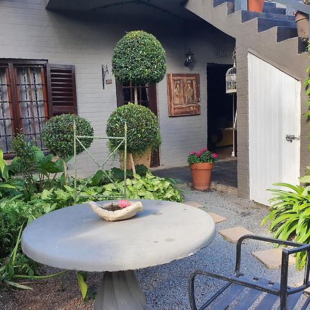 Waterhouse Guest Lodge In Waterkloof Pretoria-Noord Δωμάτιο φωτογραφία