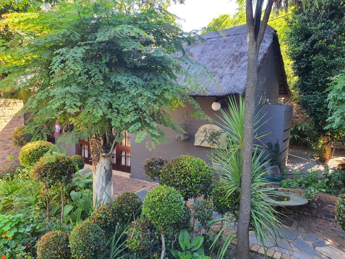 Waterhouse Guest Lodge In Waterkloof Pretoria-Noord Εξωτερικό φωτογραφία